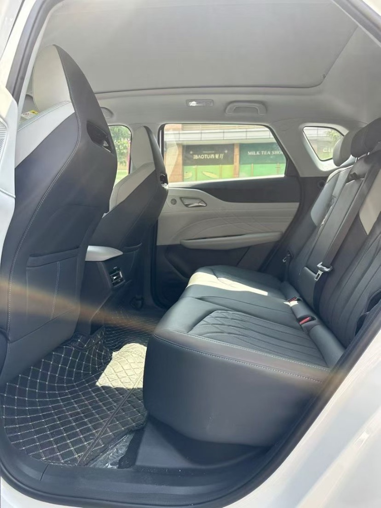 东莞25年长安汽车UNI6