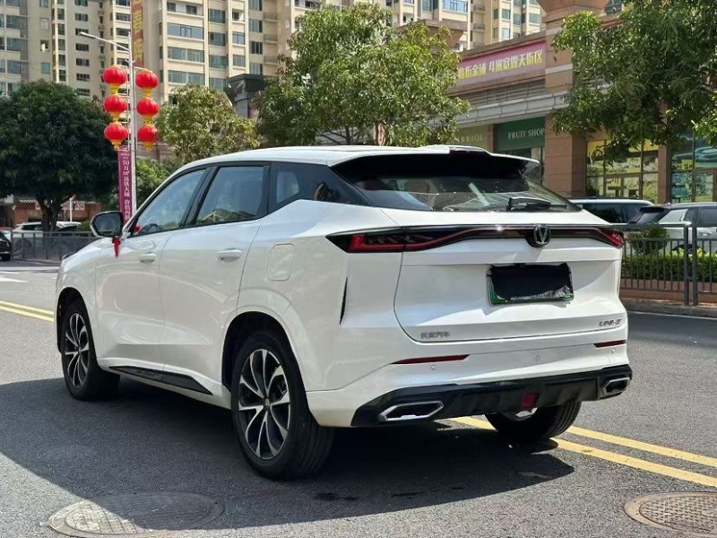 东莞25年长安汽车UNI7