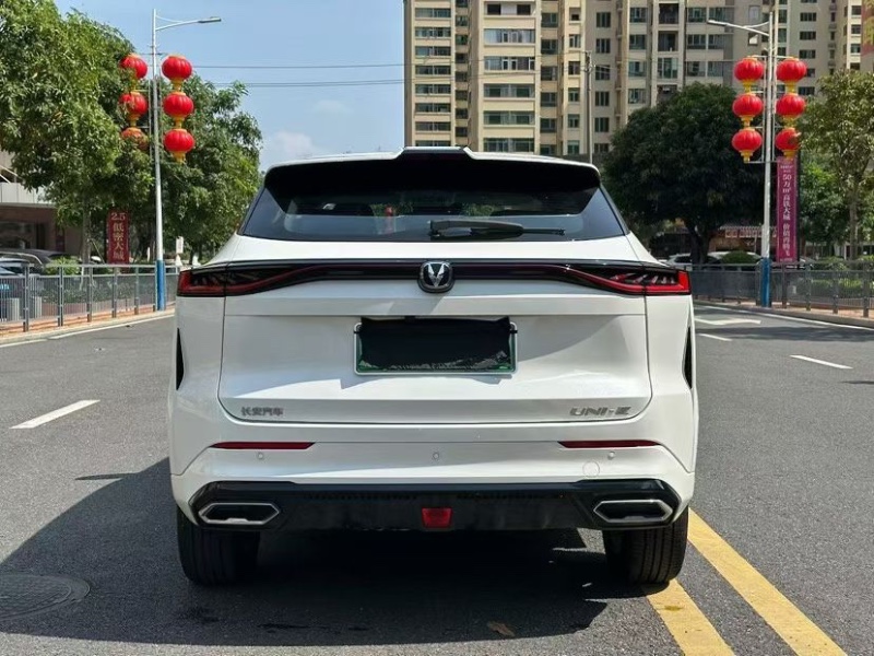 东莞25年长安汽车UNI8