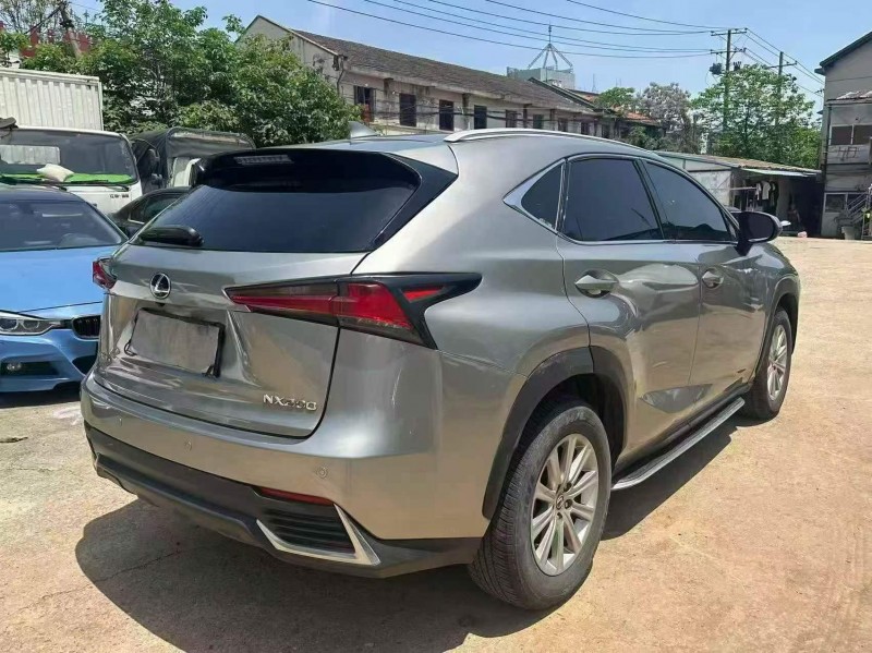常德21年雷克萨斯NX7