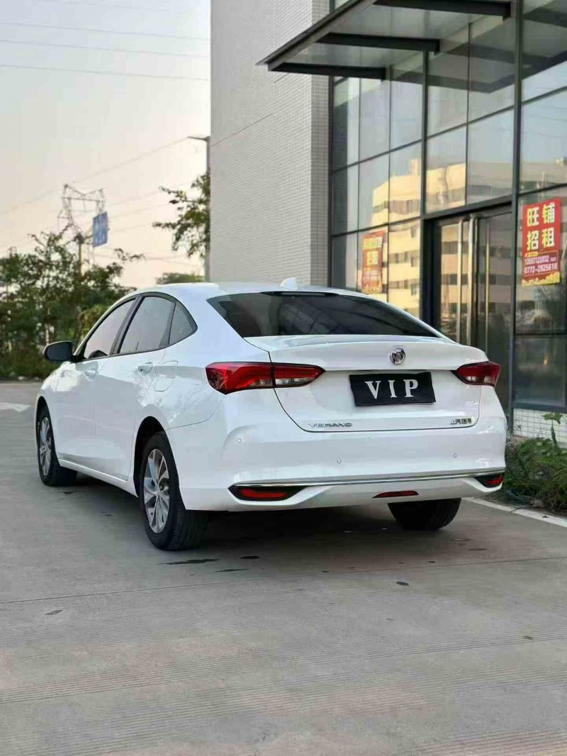 防城港25年别克威朗9