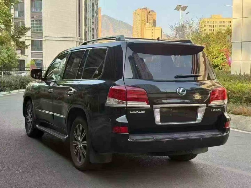 德阳13年雷克萨斯LX4