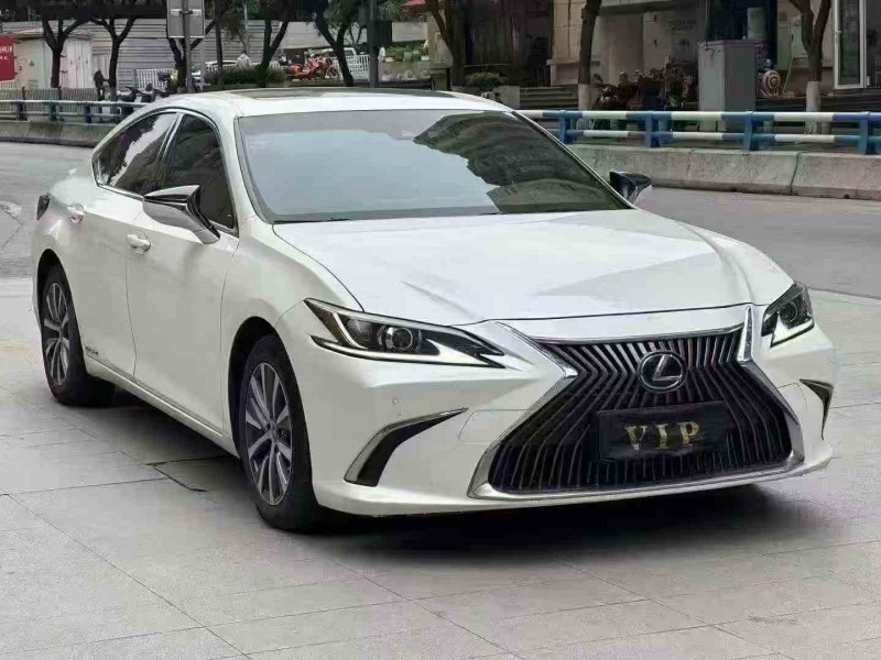 重庆19年雷克萨斯ES3