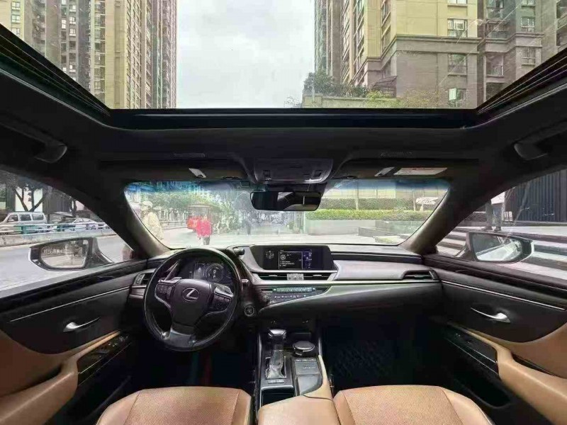 重庆19年雷克萨斯ES5