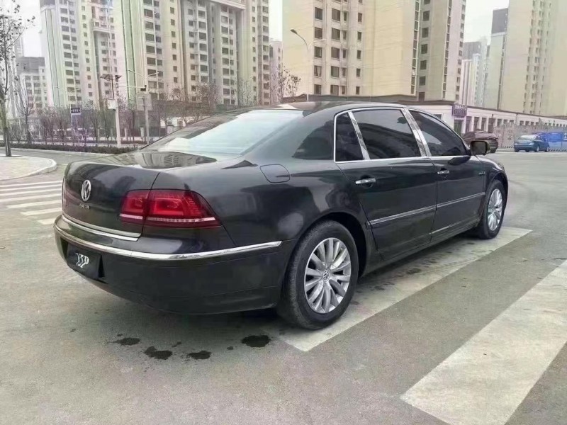 济宁13年大众辉腾8