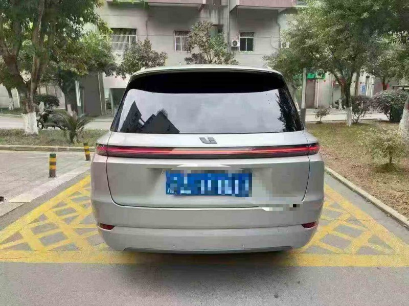 重庆23年理想L99