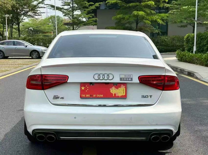 广州16年奥迪A4L5