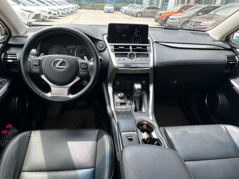 济宁19年雷克萨斯NX2