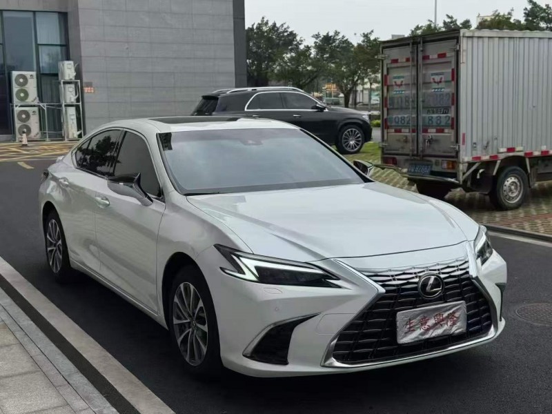 广州25年雷克萨斯ES2