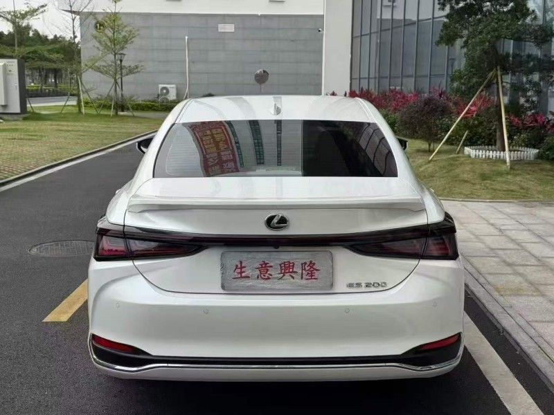广州25年雷克萨斯ES9
