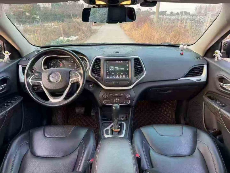 湖州20年Jeep自由光4