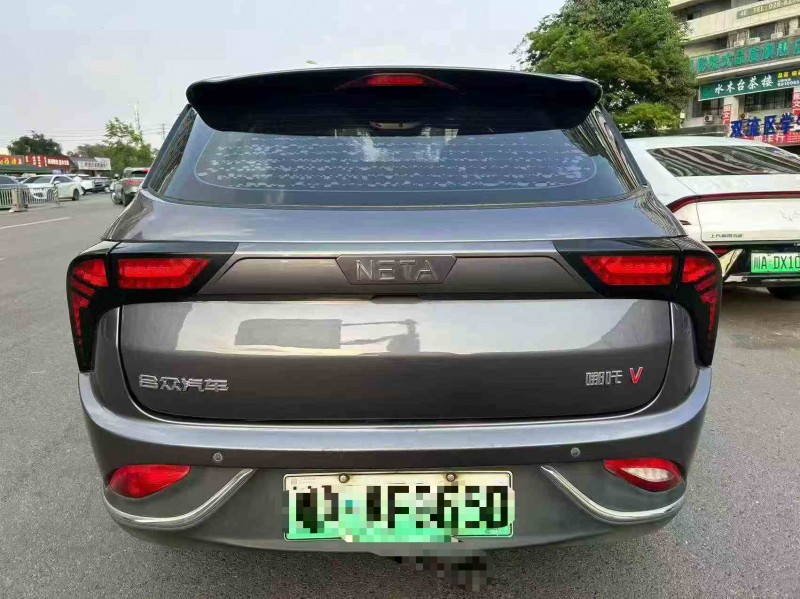 遂宁22年哪吒V6