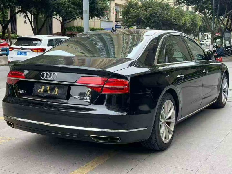 重庆17年奥迪A8L7