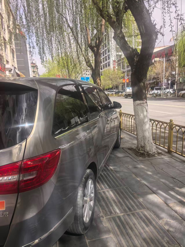 九江19年别克GL84