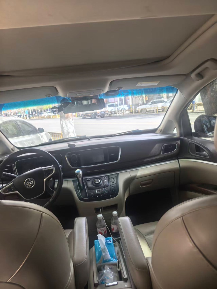 九江19年别克GL85