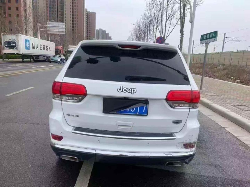 郑州15年Jeep大切诺基5