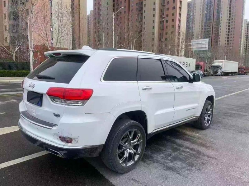 郑州15年Jeep大切诺基6