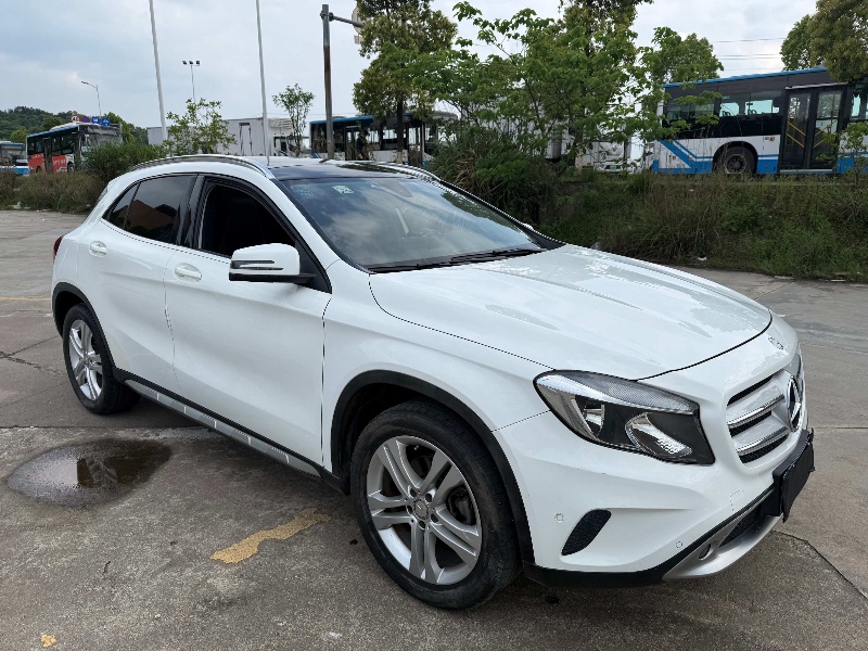 长沙16年奔驰GLA3