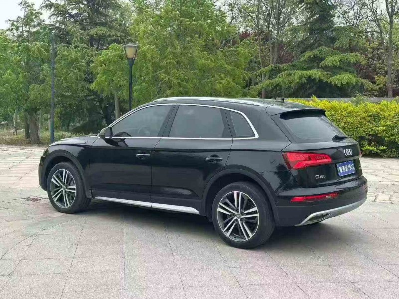 东营20年奥迪Q58