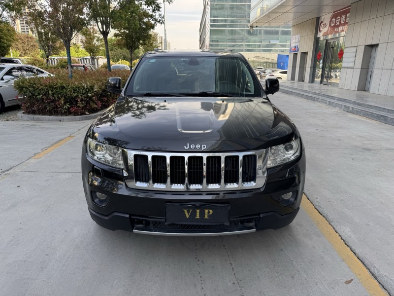 济宁12年Jeep大切诺基1