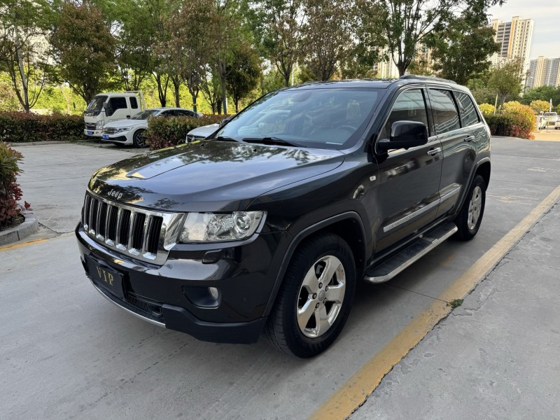 济宁12年Jeep大切诺基3