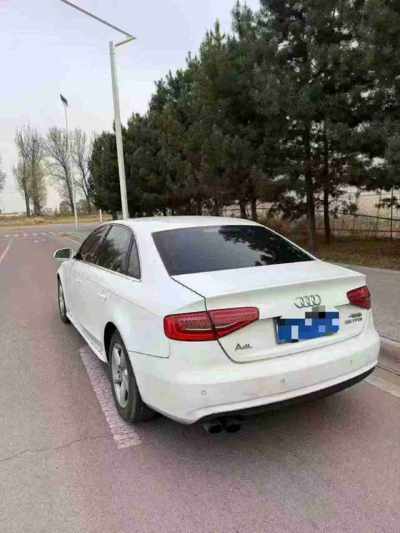 呼伦贝尔16年奥迪A4L7