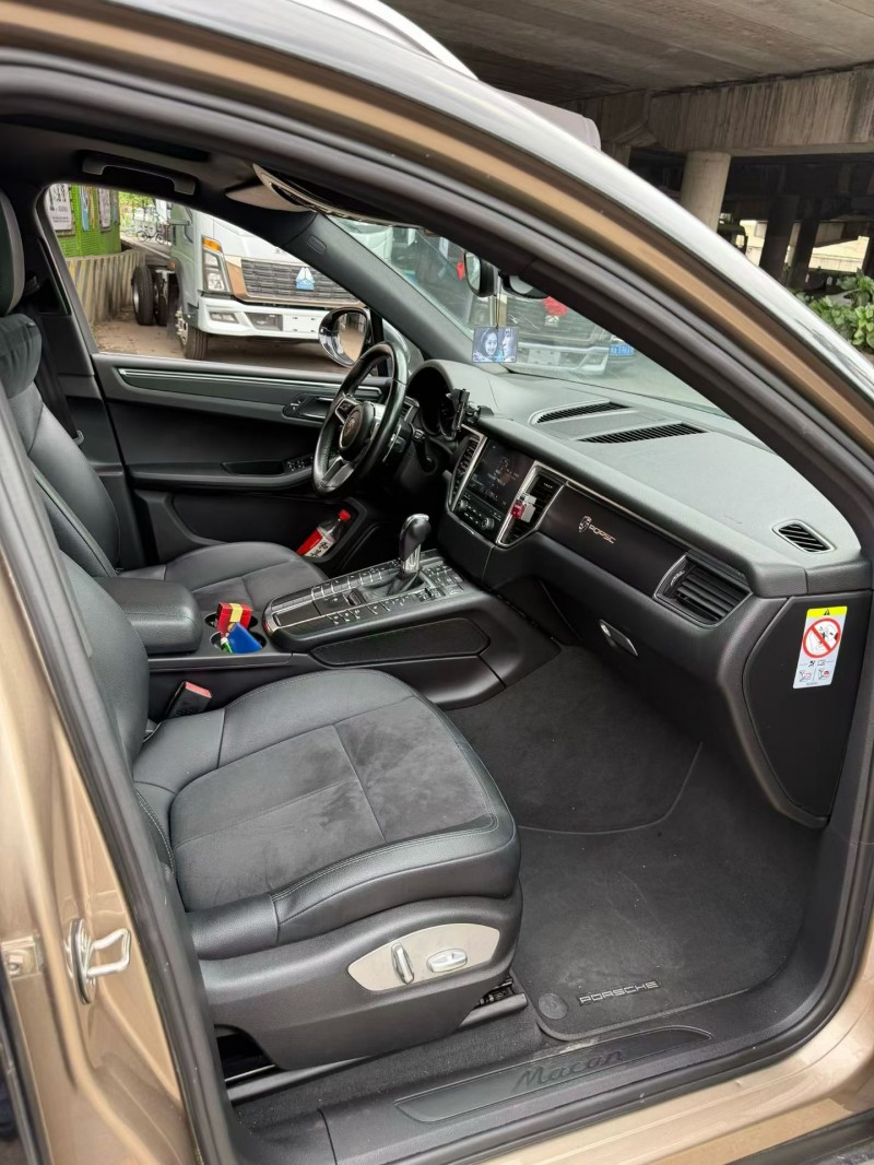 佛山17年保时捷Macan4