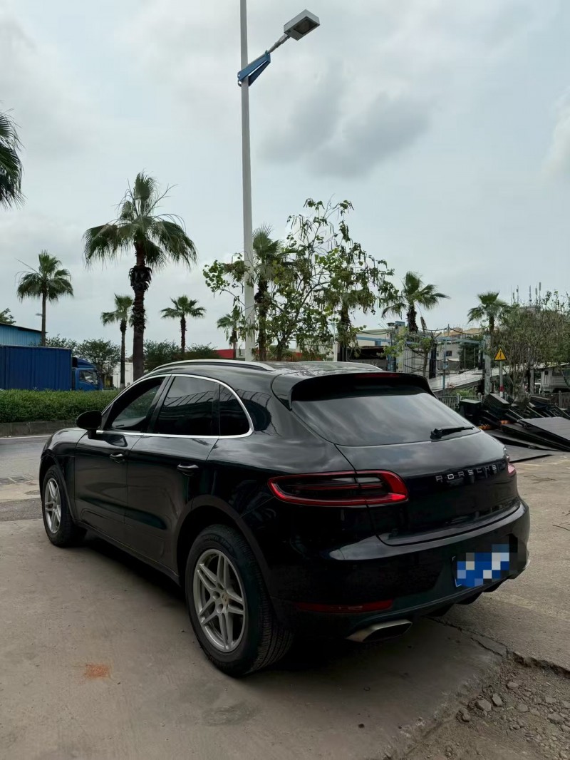 佛山17年保时捷Macan8