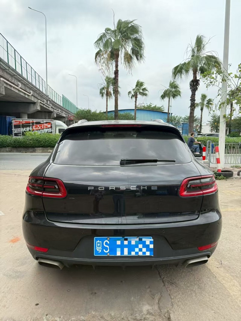佛山17年保时捷Macan9