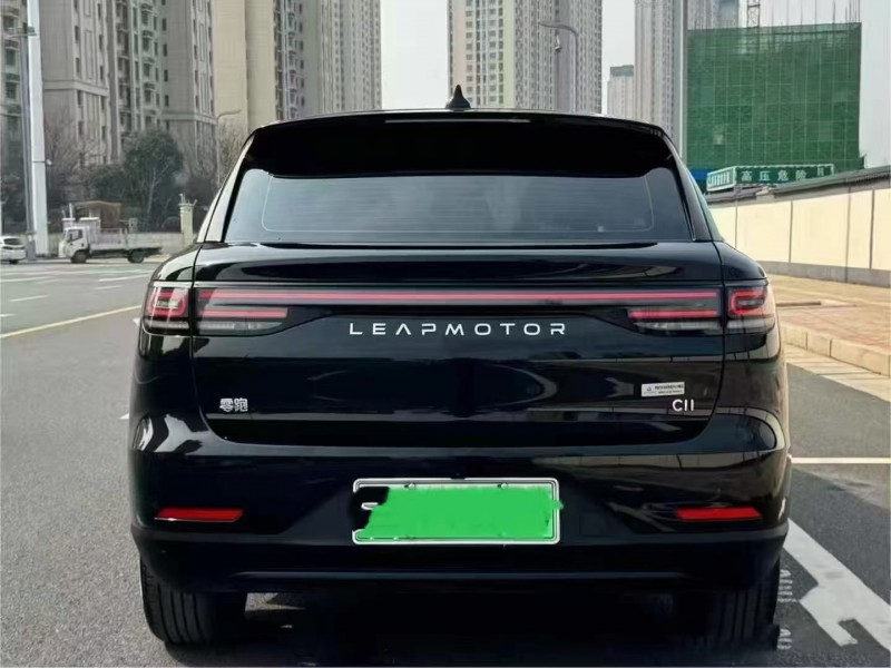 成都24年零跑汽车C114