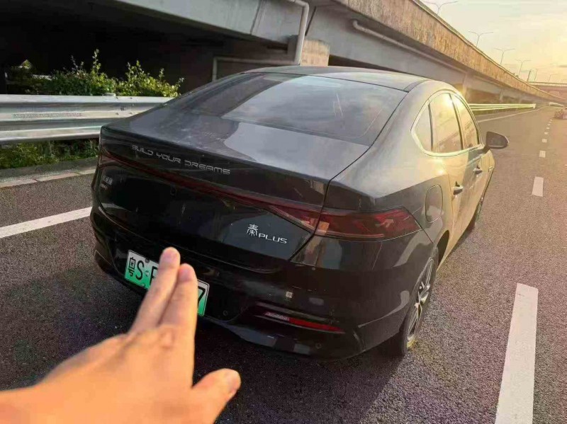 广州22年比亚迪秦3