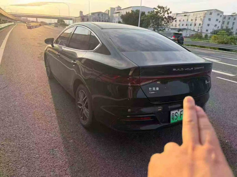 广州22年比亚迪秦4