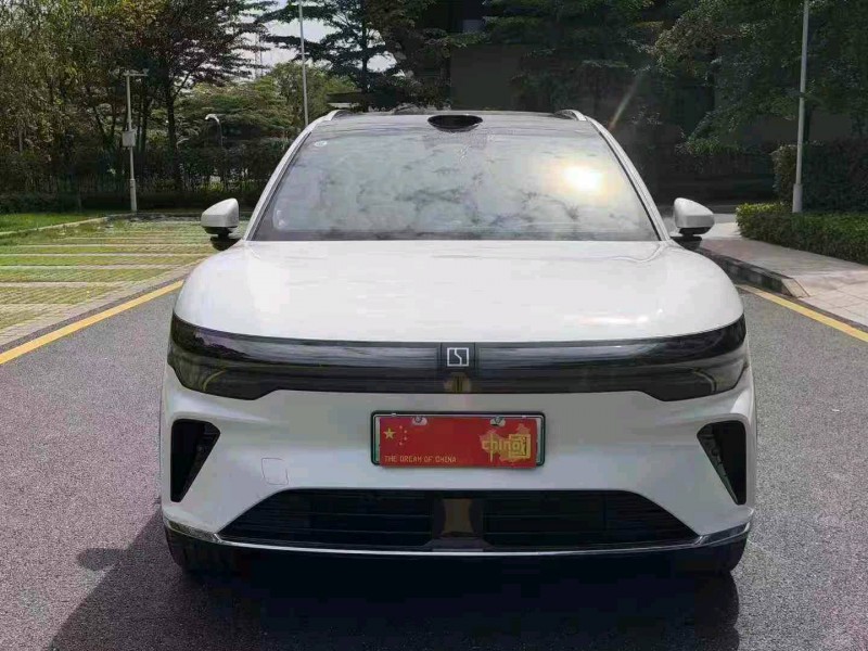 广州25年极氪汽车7X1