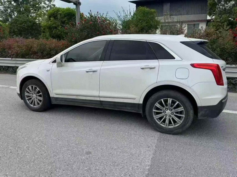 湘潭17年凯迪拉克XT58