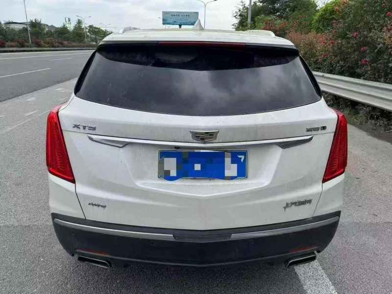 湘潭17年凯迪拉克XT59