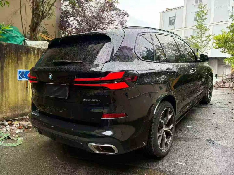 绍兴23年宝马X57
