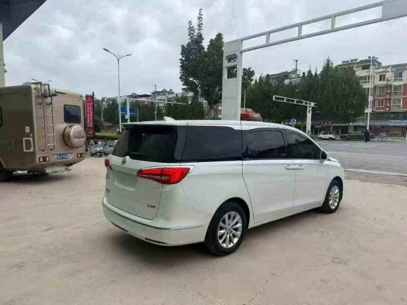 许昌19年别克GL88