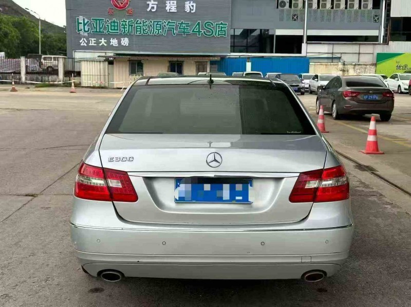 佛山10年奔驰E8