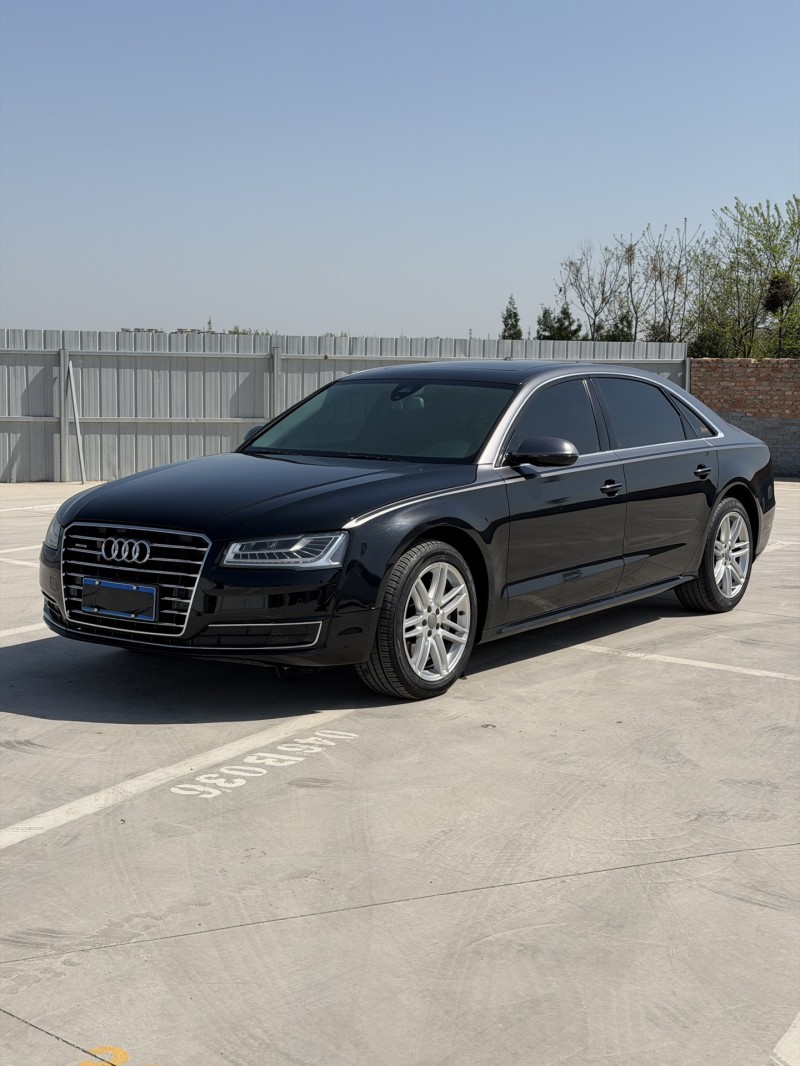 新乡17年奥迪A8L2
