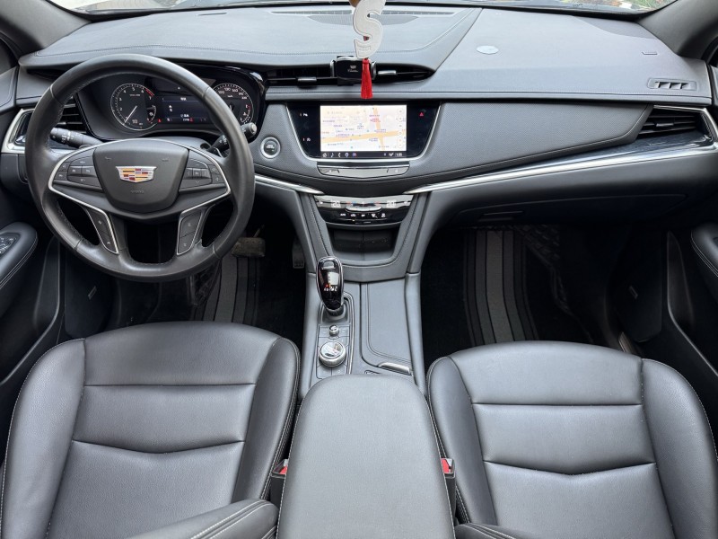 济宁23年凯迪拉克XT58