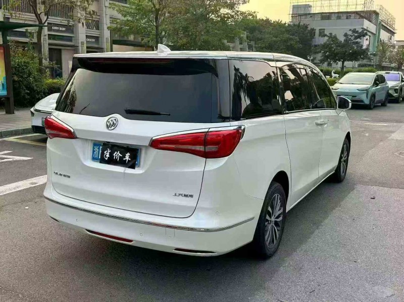 珠海17年别克GL87