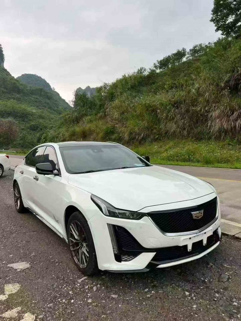北海20年凯迪拉克CT52