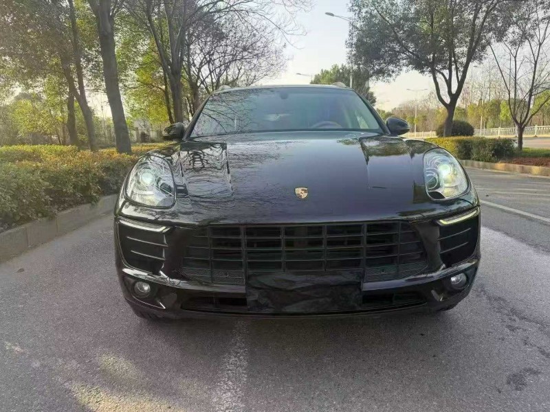 娄底16年保时捷Macan1