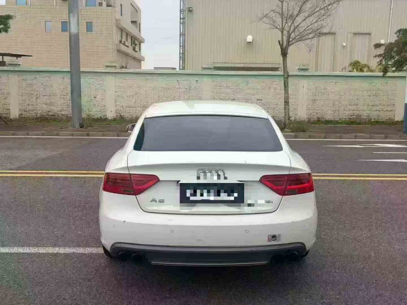 深圳13年奥迪A58