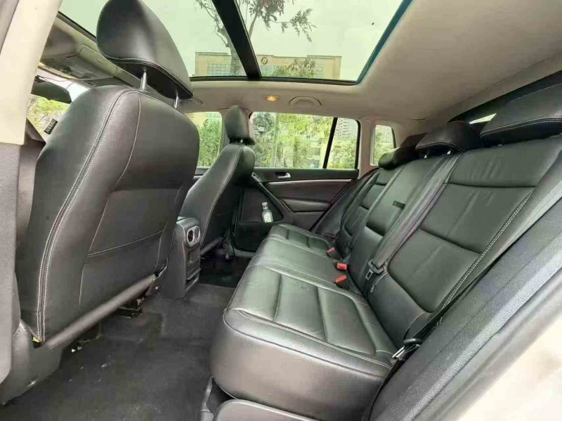 汕头19年大众途观5