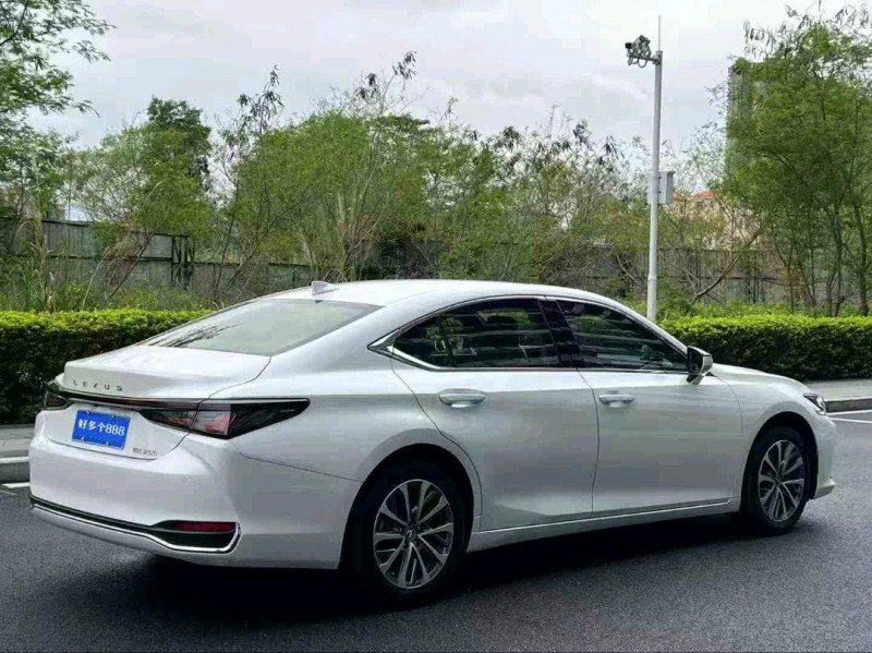 东莞25年雷克萨斯ES6