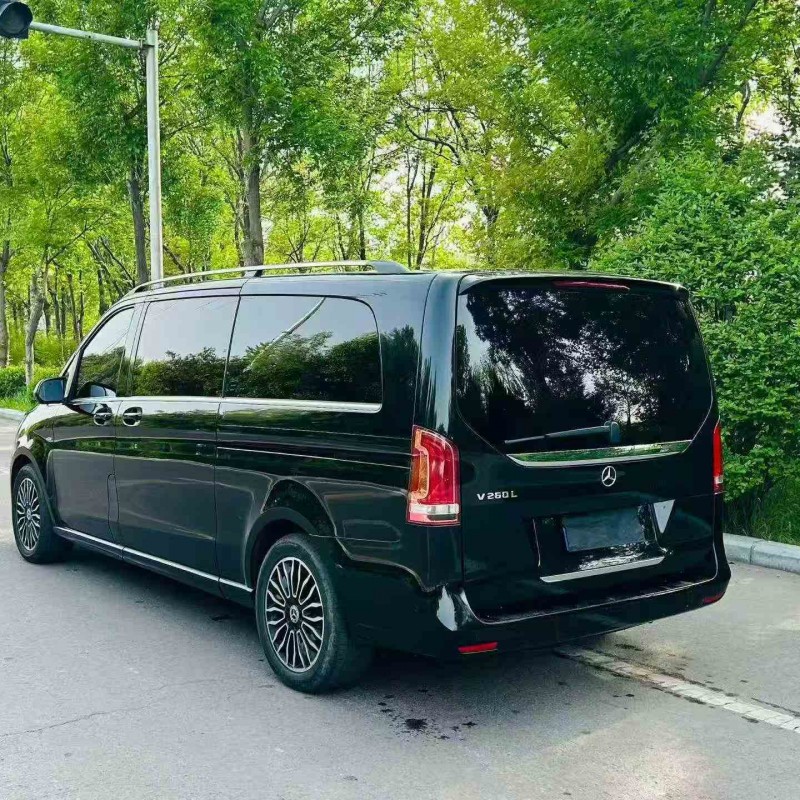 济宁19年奔驰V8