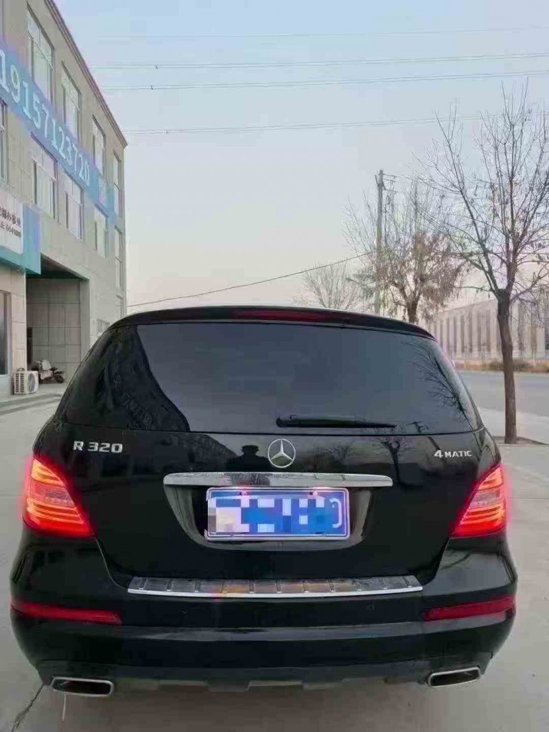 济宁17年奔驰R8