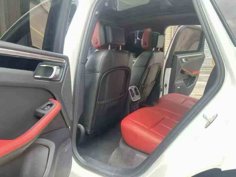 汕头20年保时捷Macan6