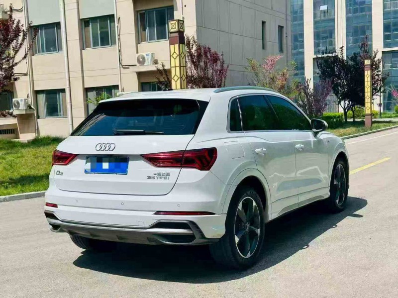 枣庄22年奥迪Q58